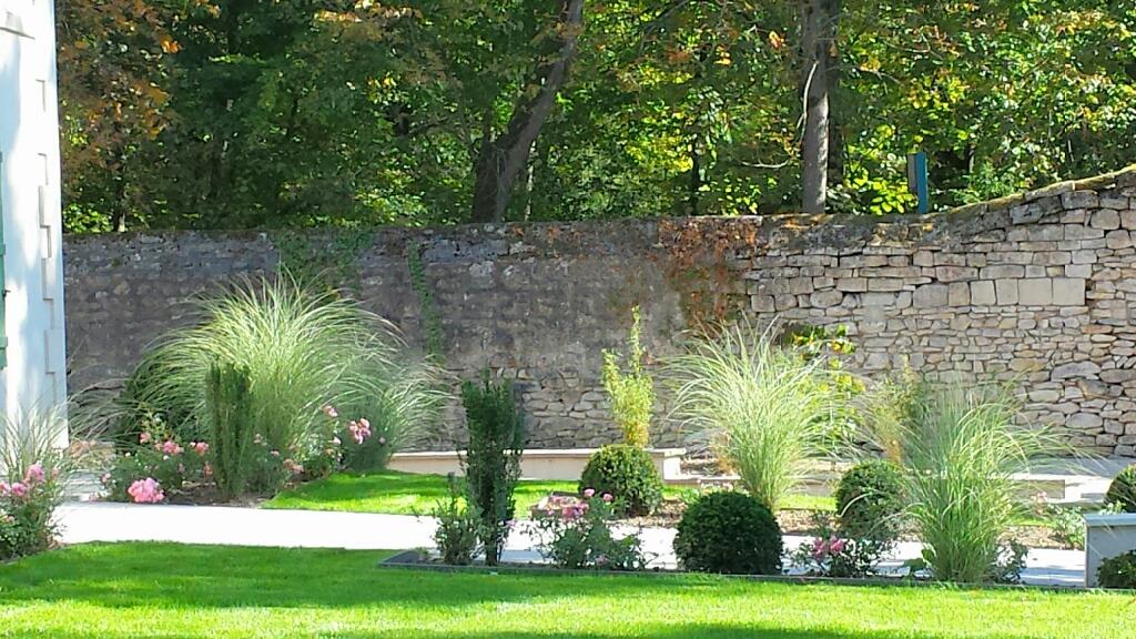 Amenagment secteur Chantilly Terrassement, plantations, gazon...